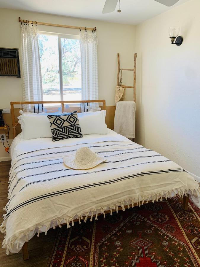 Casa Agave: Comfy Joshua Tree Cottage With Free Breakfast Bar מראה חיצוני תמונה
